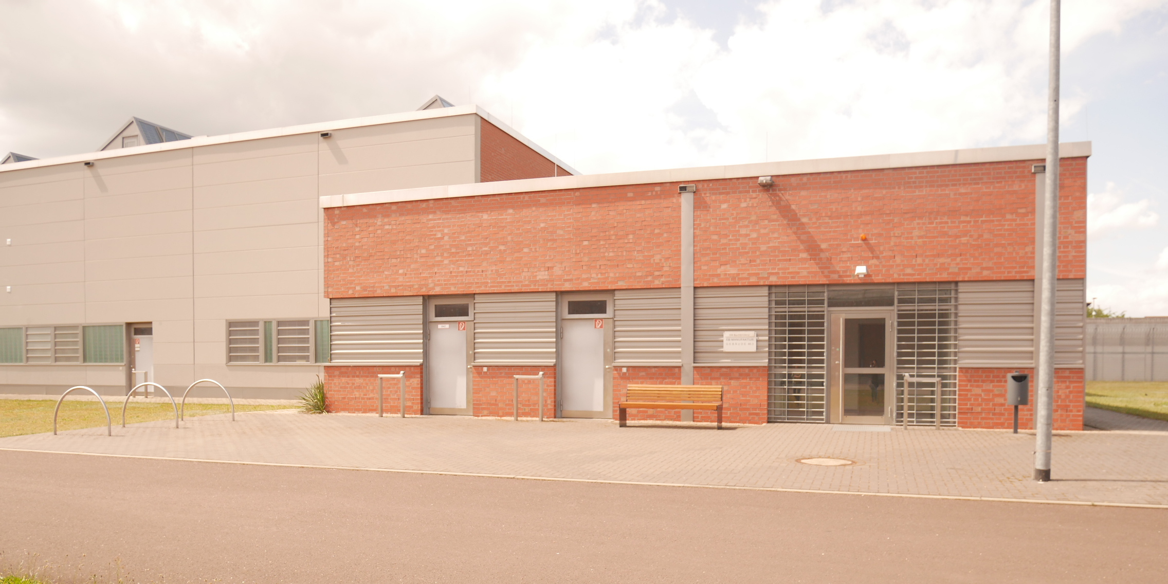 Gebädeansicht der Manufaktur/Buchbinderei in der JVA Brandenburg an der Havel