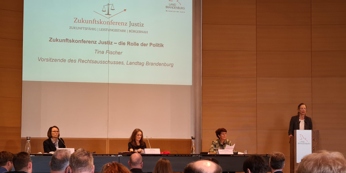 Tina Fischer, Vorsitzende des Rechtsauschusses, Landtag Brandenburg