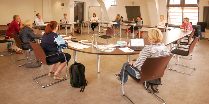 Foto der Sitzung der Arbeitsgruppe 2 am 6. Juli 2022