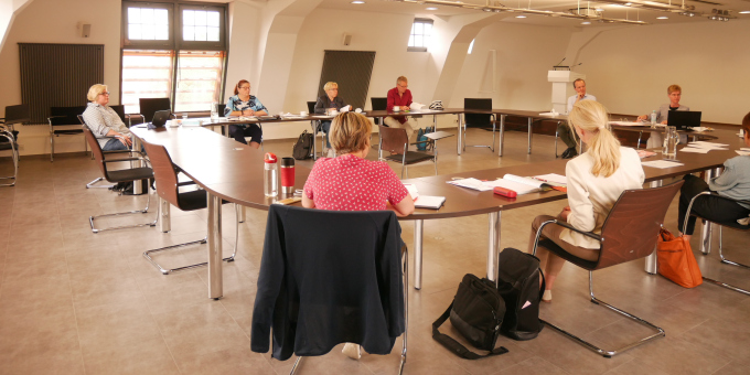 Foto der Sitzung der Arbeitsgruppe 2 am 6. Juli 2022