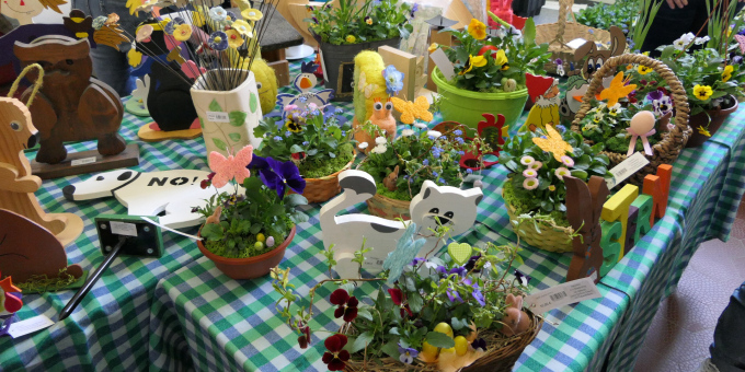 Foto zeigt: Osterbasar 2025