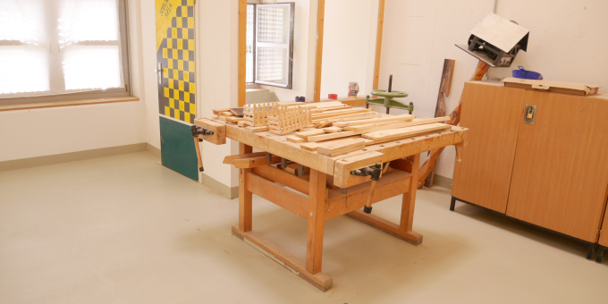 Werkstatt des Arbeitstrainings Holz der JVA Cottbus-Dissenchen