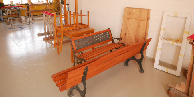 Möbel - Produkte der Schreinerei der JVa Luckau-Duben, Außenstelle Spremberg