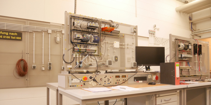Qualifizierung Industrieelektriker Fachrichtung Betriebselektronik - JVA Cottbus-Dissenchen